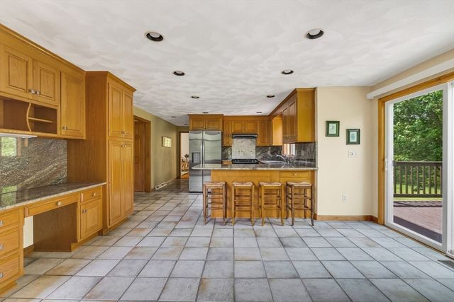 83 Jefferson Rd, Franklin, MA 02038