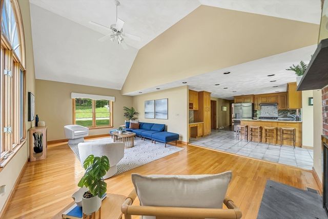 83 Jefferson Rd, Franklin, MA 02038
