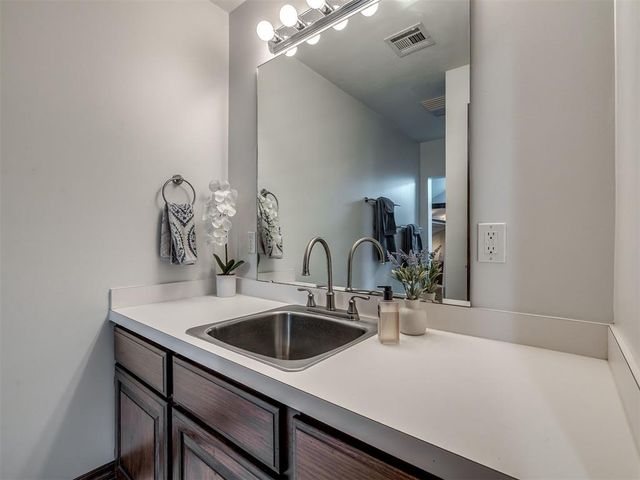 7650 Oakwood Way, Jones, OK 73049