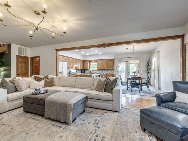 7650 Oakwood Way, Jones, OK 73049