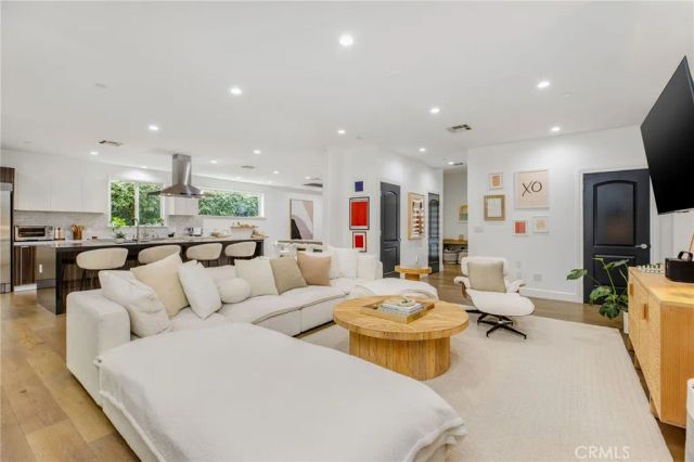 11645 Woodbridge Street, Studio City, CA 91604
