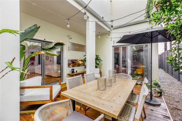 11645 Woodbridge Street, Studio City, CA 91604