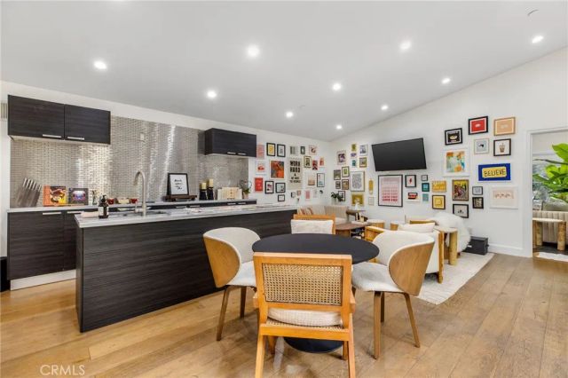 11645 Woodbridge Street, Studio City, CA 91604