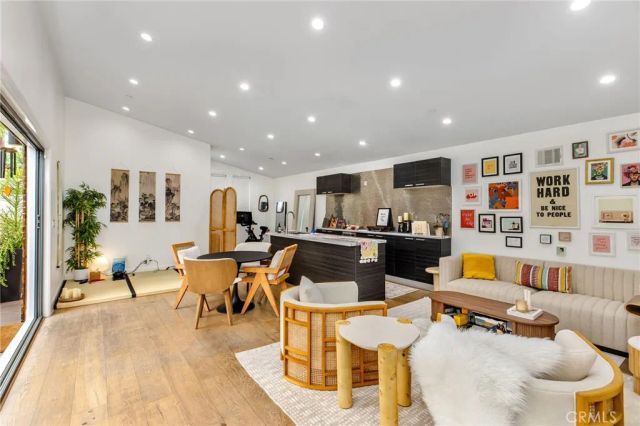 11645 Woodbridge Street, Studio City, CA 91604