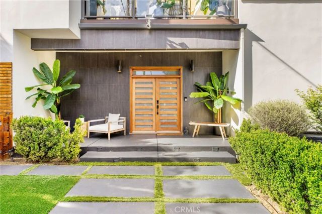 11645 Woodbridge Street, Studio City, CA 91604