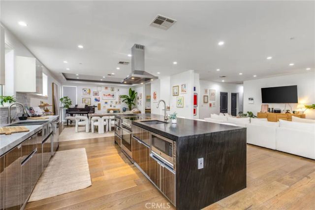 11645 Woodbridge Street, Studio City, CA 91604
