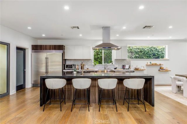 11645 Woodbridge Street, Studio City, CA 91604