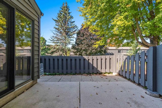 44 WEBSTER HEIGHTS DRIVE, Green Bay, WI 54301