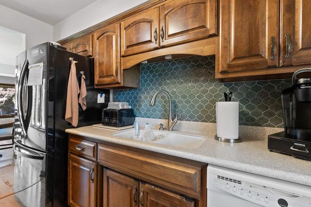 44 WEBSTER HEIGHTS DRIVE, Green Bay, WI 54301