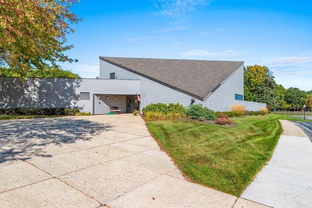 44 WEBSTER HEIGHTS DRIVE, Green Bay, WI 54301