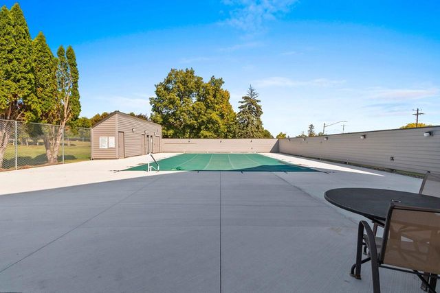 44 WEBSTER HEIGHTS DRIVE, Green Bay, WI 54301