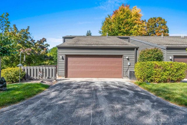 44 WEBSTER HEIGHTS DRIVE, Green Bay, WI 54301