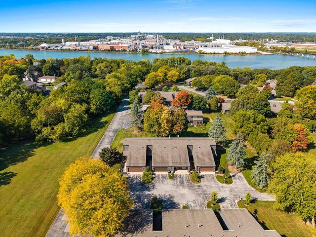 44 WEBSTER HEIGHTS DRIVE, Green Bay, WI 54301