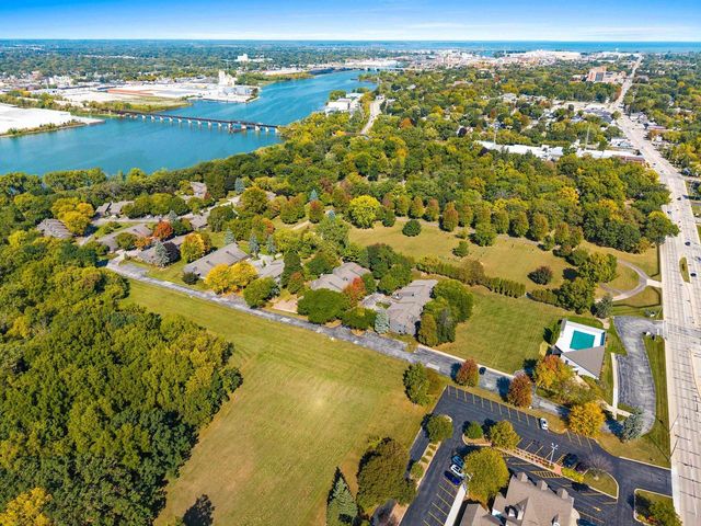 44 WEBSTER HEIGHTS DRIVE, Green Bay, WI 54301