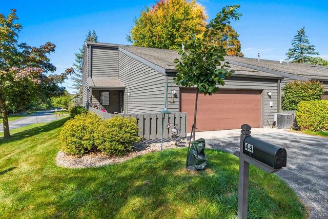 44 WEBSTER HEIGHTS DRIVE, Green Bay, WI 54301