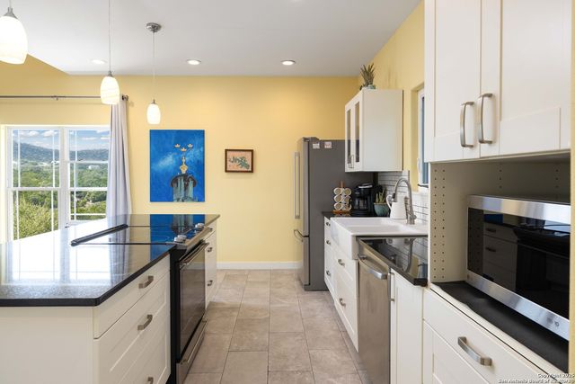 667 Rock Castle, Canyon Lake, TX 78133