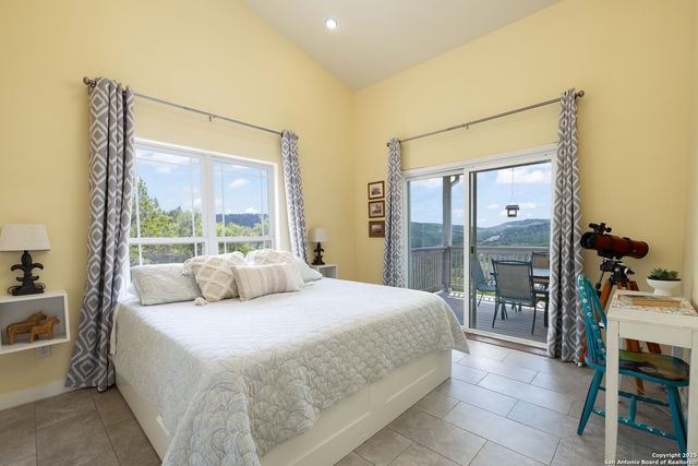 667 Rock Castle, Canyon Lake, TX 78133