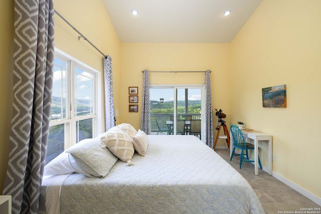 667 Rock Castle, Canyon Lake, TX 78133