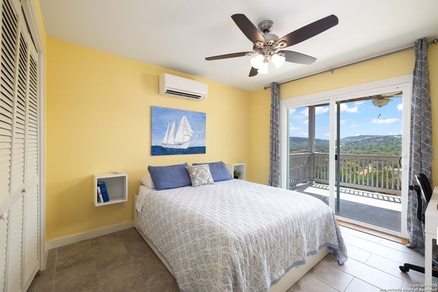 667 Rock Castle, Canyon Lake, TX 78133