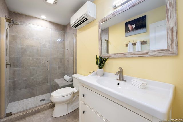 667 Rock Castle, Canyon Lake, TX 78133