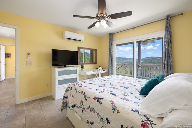 667 Rock Castle, Canyon Lake, TX 78133