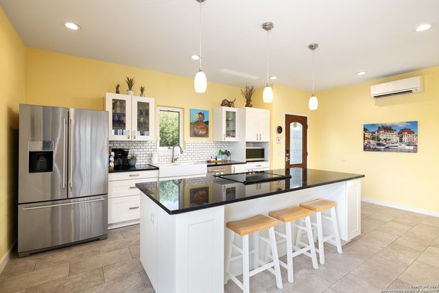 667 Rock Castle, Canyon Lake, TX 78133