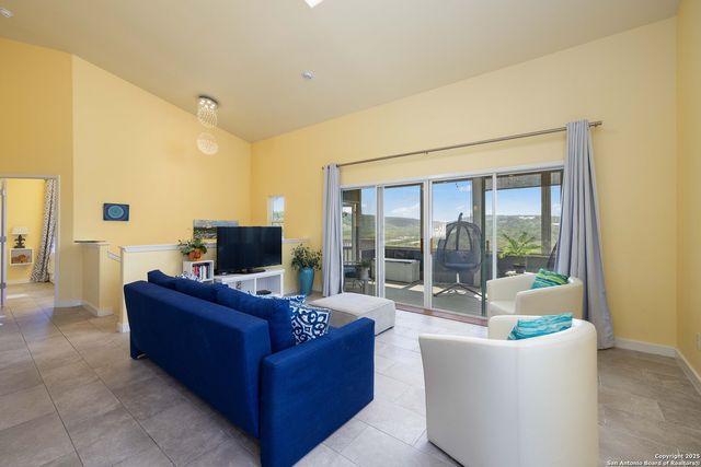 667 Rock Castle, Canyon Lake, TX 78133