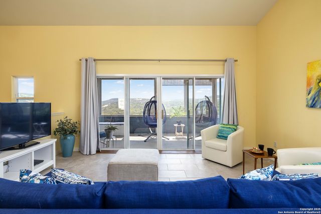 667 Rock Castle, Canyon Lake, TX 78133