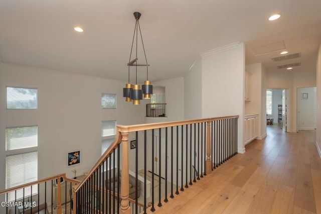 850 Ellesmere Way, Oak Park, CA 91377