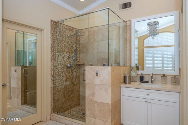 850 Ellesmere Way, Oak Park, CA 91377
