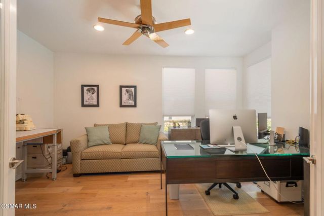 850 Ellesmere Way, Oak Park, CA 91377