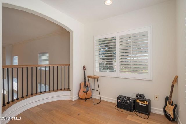 850 Ellesmere Way, Oak Park, CA 91377