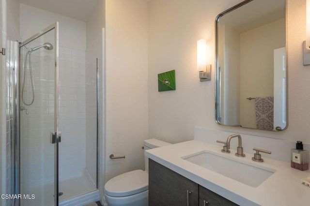 850 Ellesmere Way, Oak Park, CA 91377