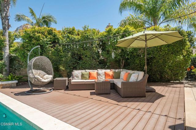 850 Ellesmere Way, Oak Park, CA 91377