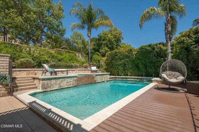 850 Ellesmere Way, Oak Park, CA 91377