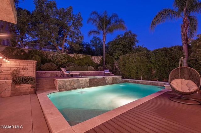 850 Ellesmere Way, Oak Park, CA 91377