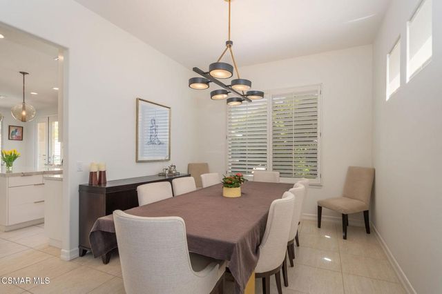 850 Ellesmere Way, Oak Park, CA 91377