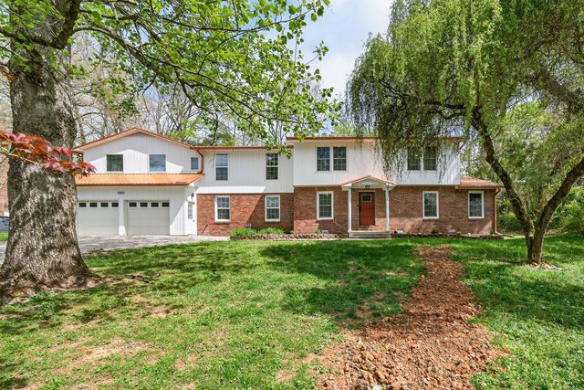 1360 Charles St, Cookeville, TN 38506