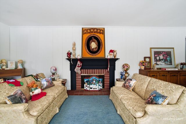 1114 Century Oaks Drive, Elgin, IL 60123