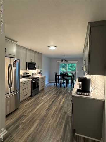 1043 Old Leake Court, Holly, MI 48442