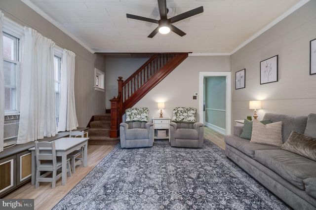 16 E WASHINGTON ST, Fleetwood, PA 19522