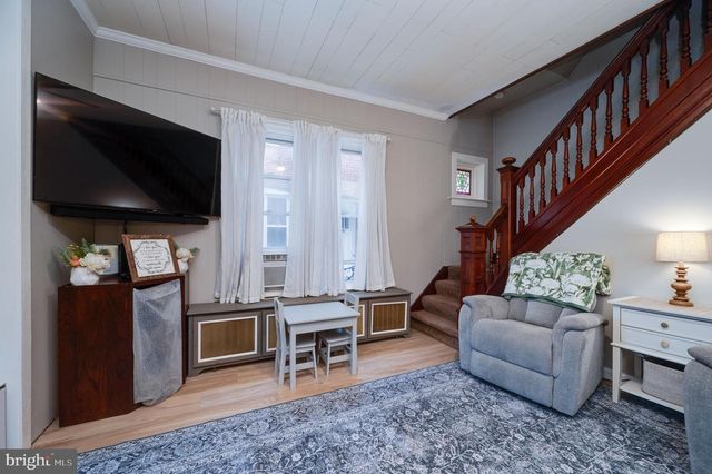 16 E WASHINGTON ST, Fleetwood, PA 19522