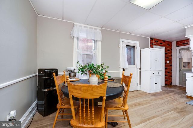 16 E WASHINGTON ST, Fleetwood, PA 19522