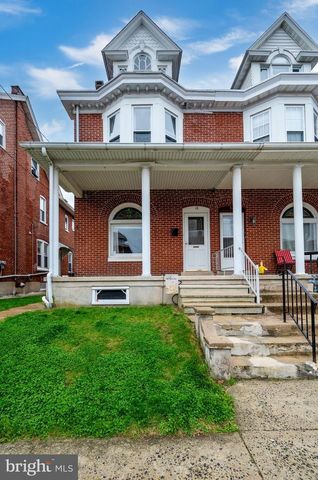 16 E WASHINGTON ST, Fleetwood, PA 19522
