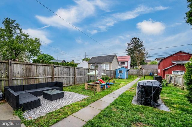 16 E WASHINGTON ST, Fleetwood, PA 19522