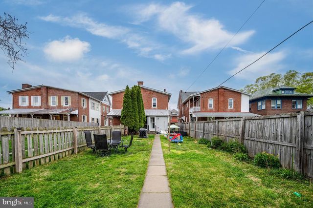 16 E WASHINGTON ST, Fleetwood, PA 19522