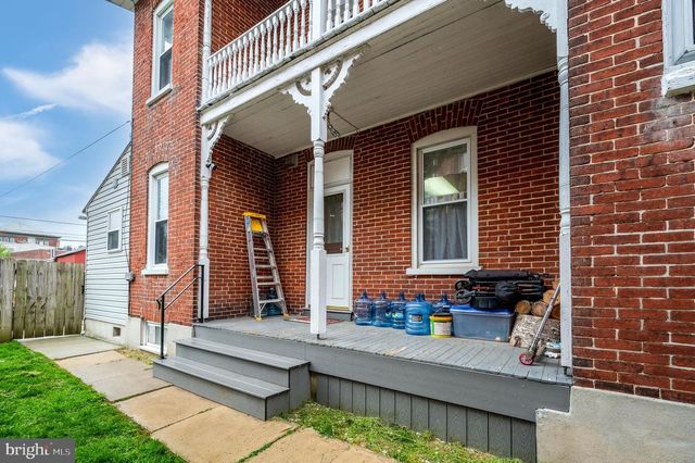 16 E WASHINGTON ST, Fleetwood, PA 19522