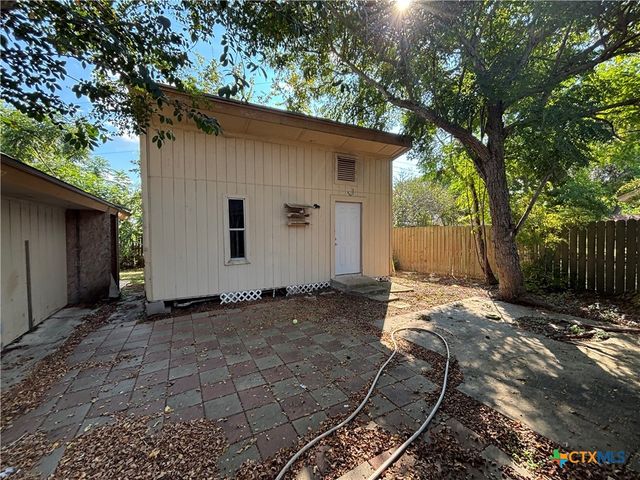 115 Bowling Green Drive, Victoria, TX 77904