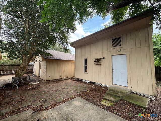 115 Bowling Green Drive, Victoria, TX 77904