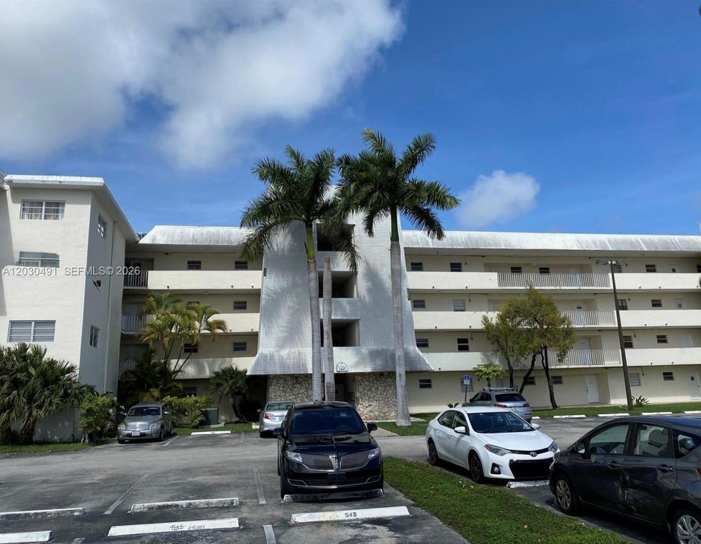 7410 SW 82nd St K401, Miami, FL 33143